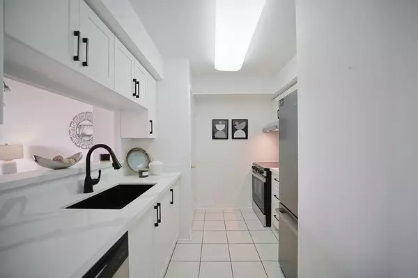 Toronto C04, ON M6A 3E8,650 Lawrence AVE #639