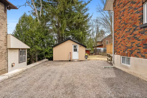 Scugog, ON L9L 1J9,394 Queen ST