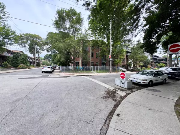 Toronto E02, ON M4E 2X3,15 Glen Manor DR #302