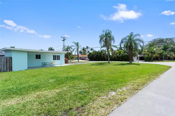 Pompano Beach, FL 33062,2215 SE 10th St