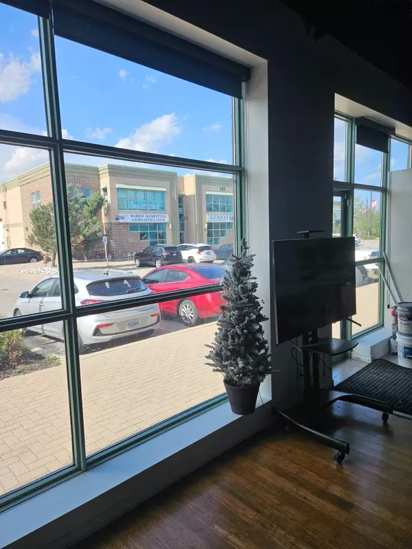 Barrie, ON L4N 8Y3,149 Welham RD #14