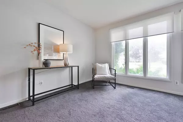 Mississauga, ON L5J 4G3,1676 Wembury RD