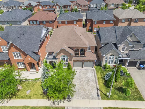 23 Darren RD, Brampton, ON L6P 1Z6
