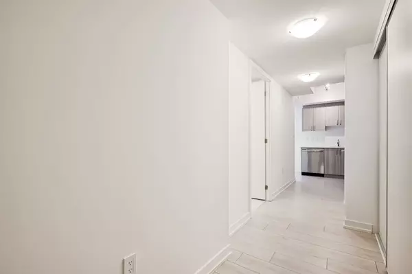 Toronto W04, ON M6B 0B1,556 Marlee AVE #722