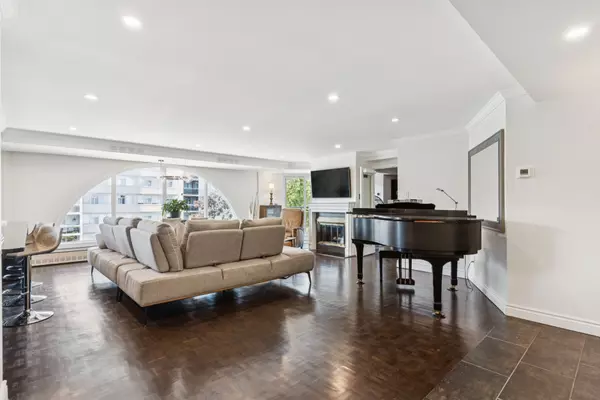 Ottawa Centre, ON K2P 1E6,130 Queen Elizabeth Dr. DR #401