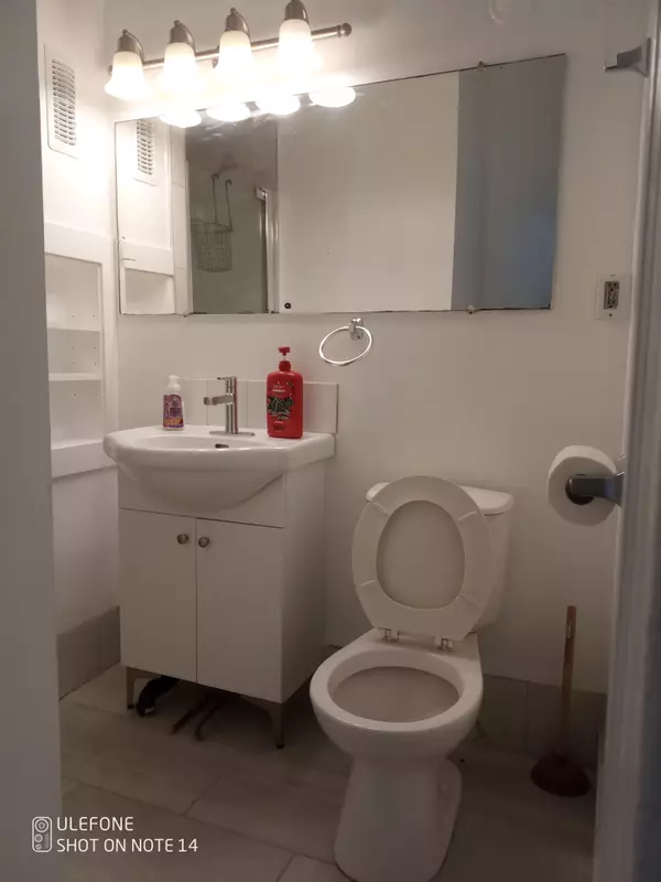 London North, ON N6G 1M6,37 Empress AVE