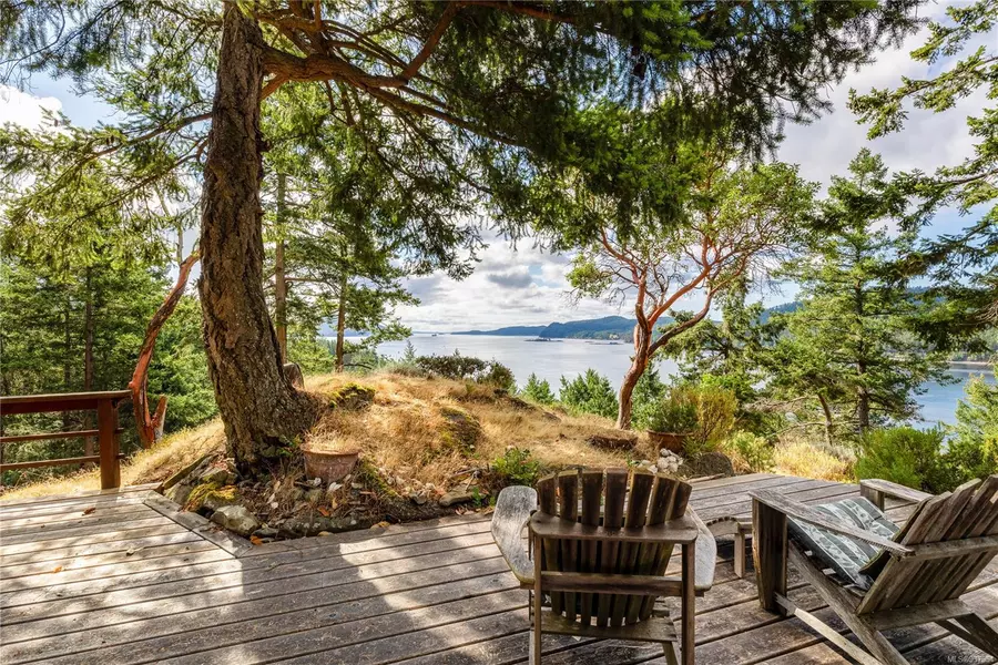 498 Marine Trnabt, Mayne Island, BC V0N 2J2