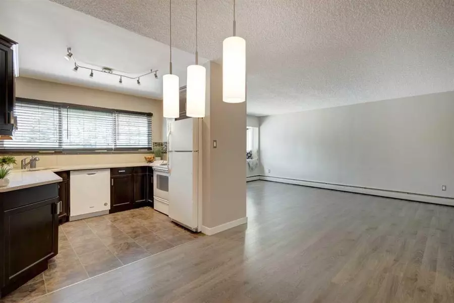 8239 Elbow DR SW #233, Calgary, AB T2V1K6