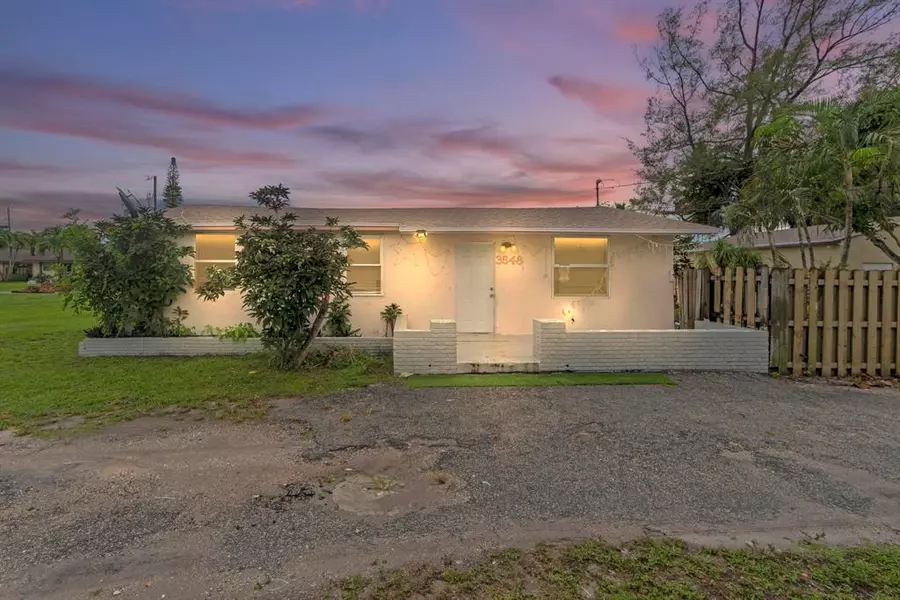 3548 Melaleuca Ln, Lake Worth, FL 33461