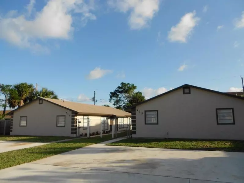 925 W 36th St, Riviera Beach, FL 33404