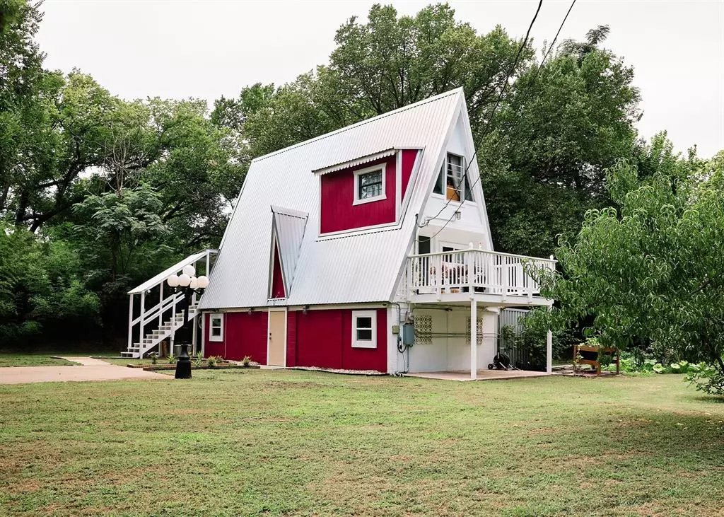 Burleson, TX 76028,1348 E Renfro Street