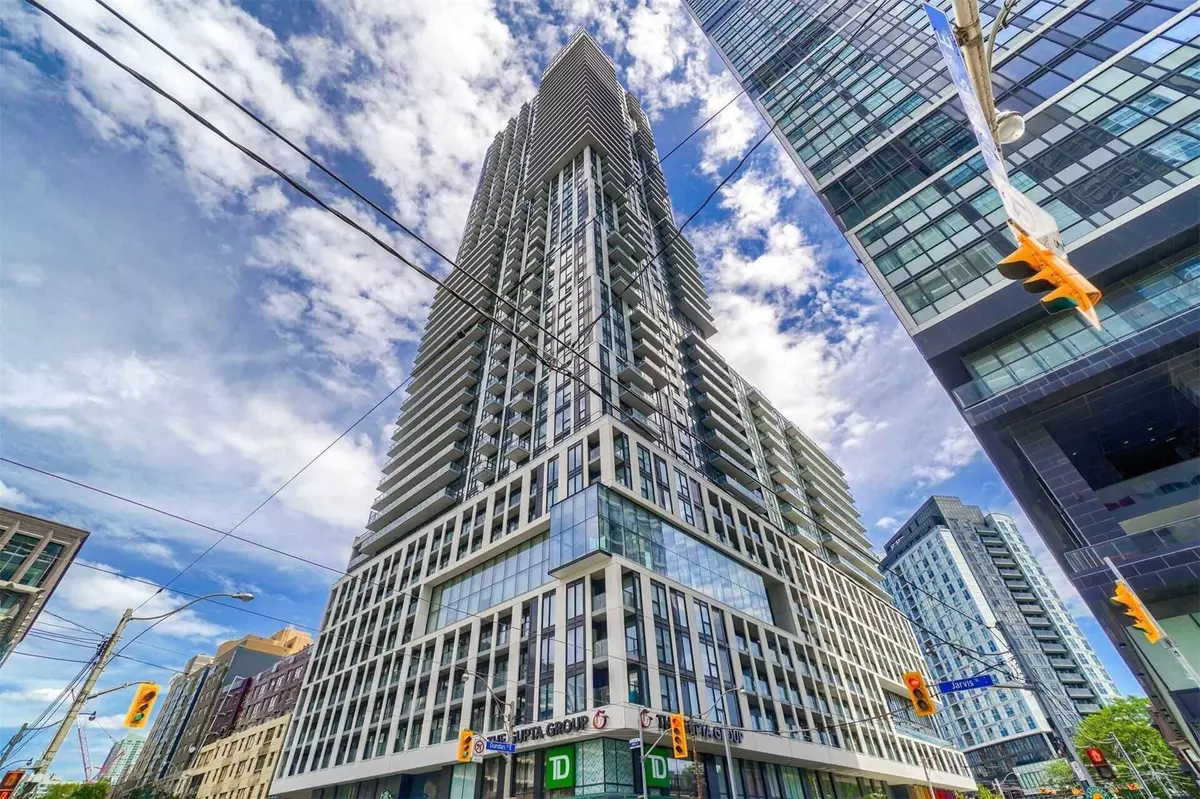 Toronto C08, ON M5B 0C3,251 Jarvis ST #1522