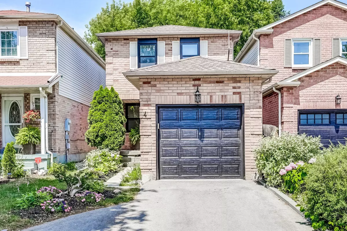 Whitby, ON L1N 8X7,4 Drew CT