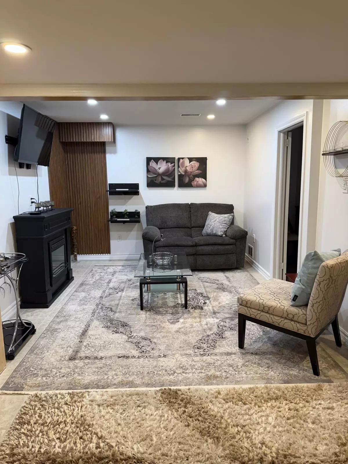 Newmarket, ON L3X 2C9,310 Narinia CRES