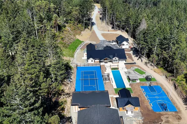 6707 Willis Point Rd, Central Saanich, BC V9E 2A2