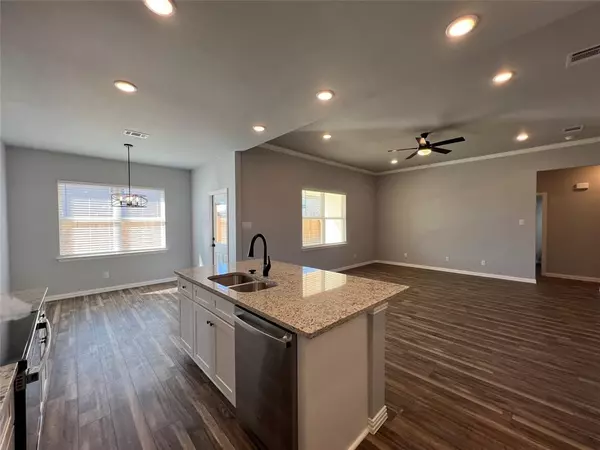 102 Levi Drive, Cleburne, TX 76031