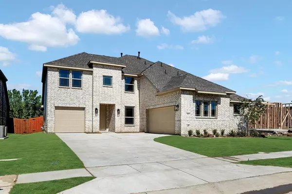 223 Shawnee Trail, Alvarado, TX 76009