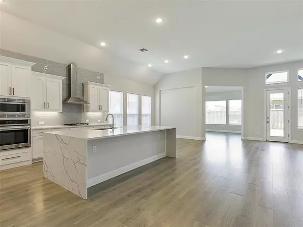 1100 Shoreline Ridge Court, Little Elm, TX 75068