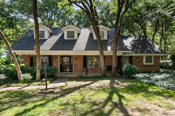 Arlington, TX 76012,803 Live Oak Lane