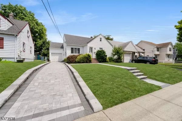 338 South Pkwy, Clifton City, NJ 07014