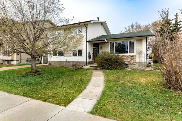 5436 53 AVE, Lacombe, AB T4L1L4
