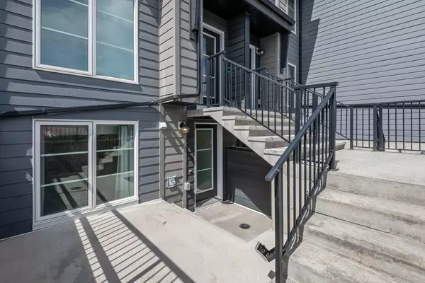 Calgary, AB T3L 0H5,260 Rowley WAY NW #108