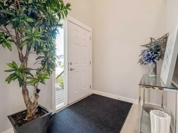 Lethbridge, AB T1J 5K9,90 Moonlight BLVD West