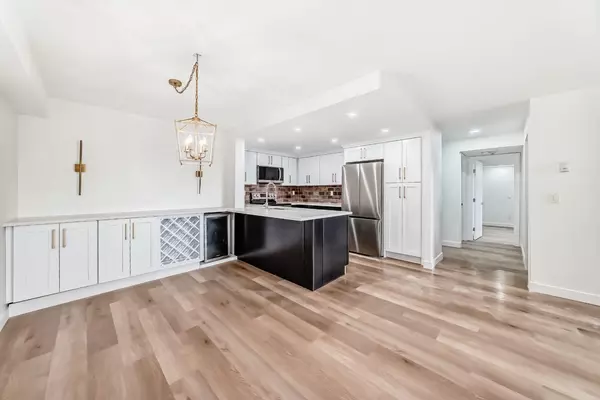 Calgary, AB T2S 2V2,225 25 AVE SW #606