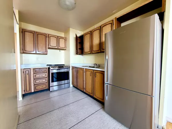 Toronto C08, ON M4Y 2K2,40 Homewood AVE #2502