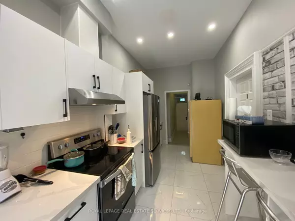 Toronto C08, ON M5A 2L1,206 Carlton ST #201