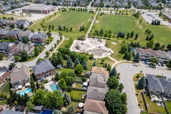 Whitby, ON L1M 0J1,50 Gerry Ravary PL
