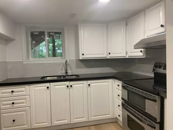 Toronto E06, ON M1N 2G3,63 Pinegrove AVE