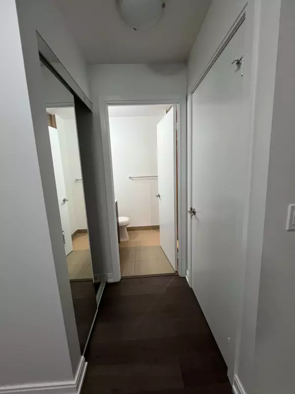 Toronto E07, ON M1S 0L7,255 Village Green SQ #2006