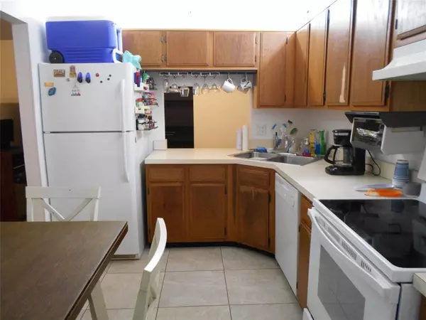 Coral Springs, FL 33065,11620 NW 28th St #11620