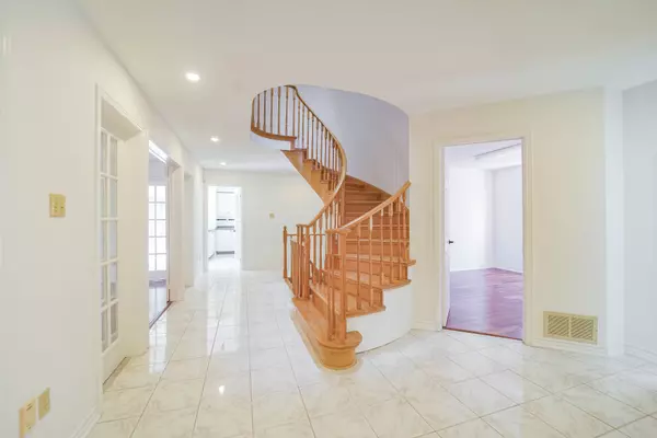Newmarket, ON L3X 1R6,195 Savage RD
