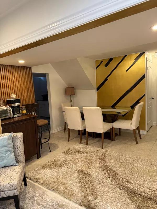 Newmarket, ON L3X 2C9,310 Narinia CRES