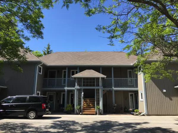 Collingwood, ON L9Y 5C7,906 Cedar Pointe CT