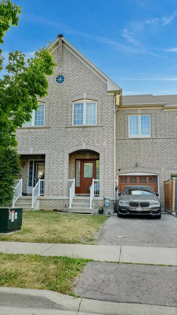 Brampton, ON L6X 0Y6,17 Frenchpark CIR