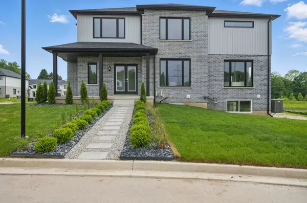 London South, ON N6M 0J9,2683 BOBOLINK LN