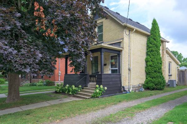 24 Maple ST, St. Thomas, ON N5R 1Y9