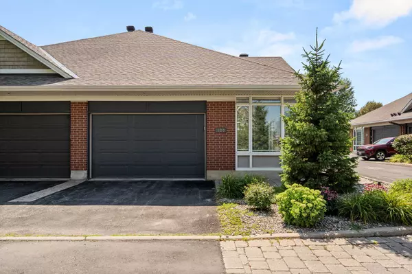 120 Manorhill Private, Alta Vista And Area, ON K1H 2J4