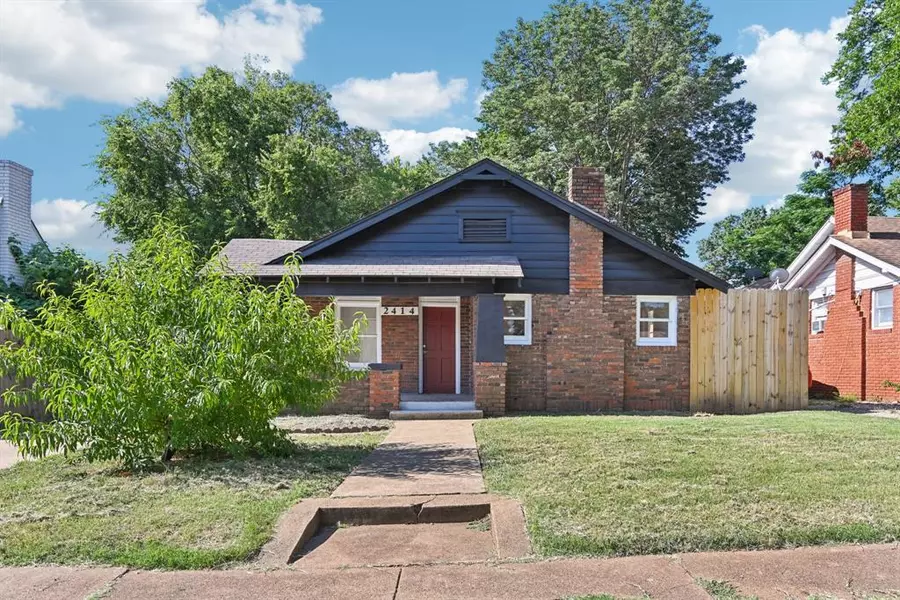 2414 Emmett Street, Dallas, TX 75211