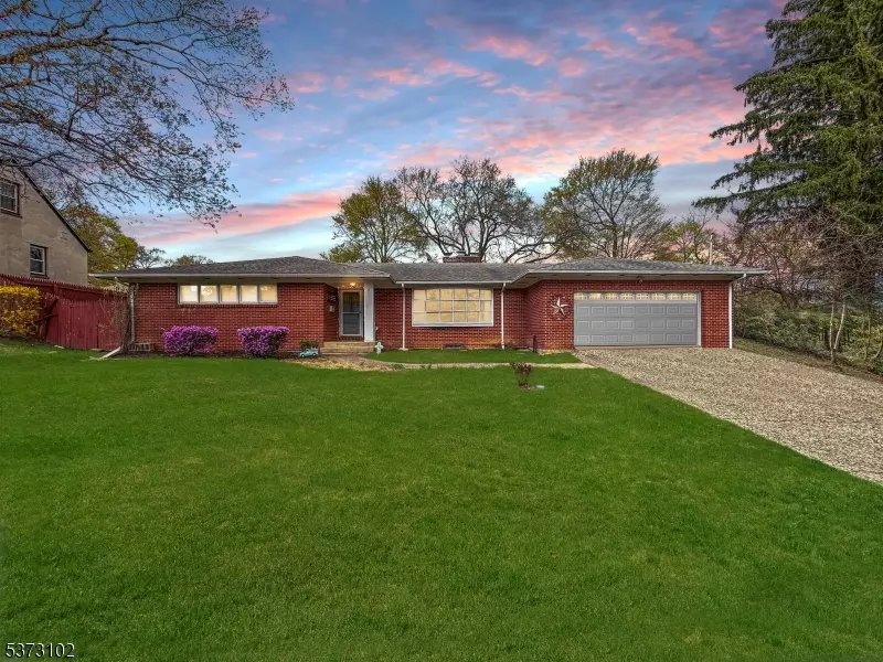 8 S Pickel Ave, Washington Boro, NJ 07882