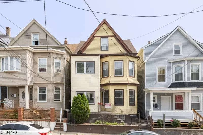 Paterson City, NJ 07522,18 Barnert Pl #1