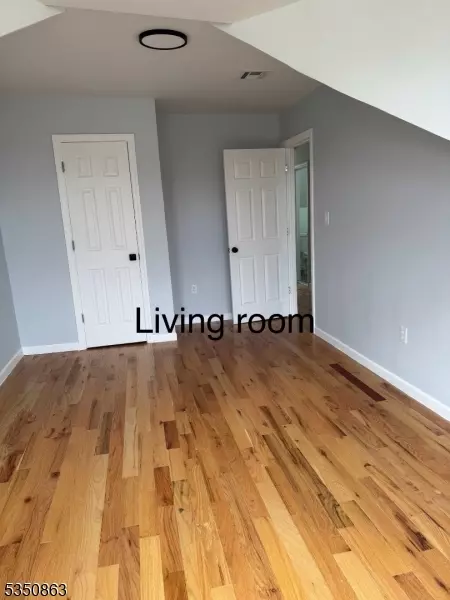 Newark City, NJ 07103,155 Fairmount Ave #03