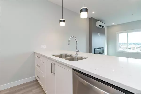 Langford, BC V9B 2N7,924 Jenkins Ave #204