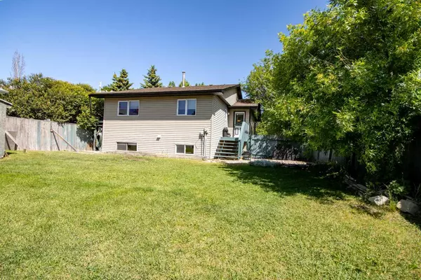Airdrie, AB T4A 1T8,53 Mayfair Close SE