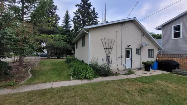 Lacombe, AB T4L 1K9,5489 51 AVE