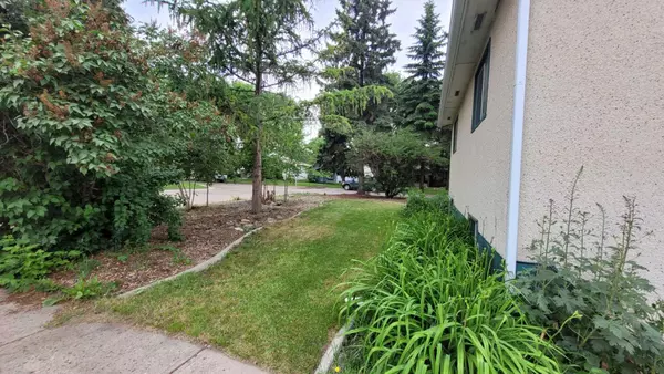 Lacombe, AB T4L 1K9,5489 51 AVE