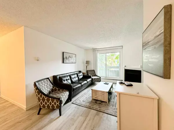 Calgary, AB T2W 1G7,315 Southampton DR Southwest #7211